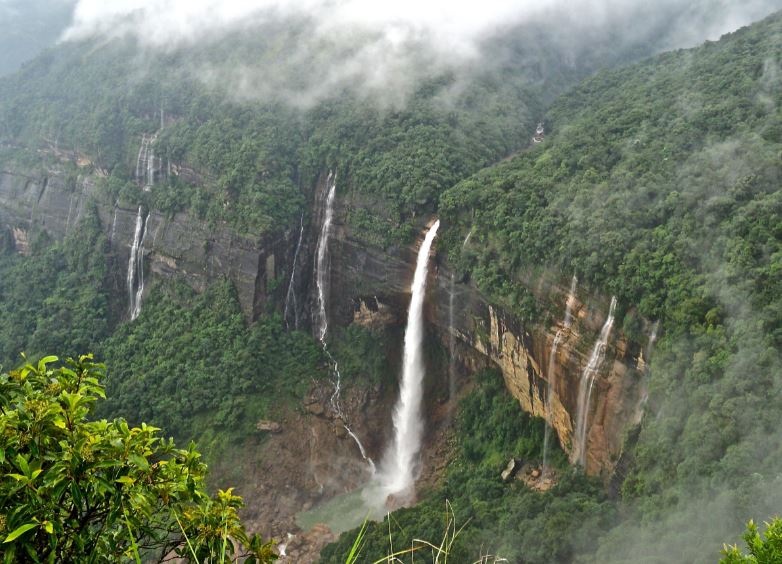 nohkalikai waterfall in offbeat places in meghalaya