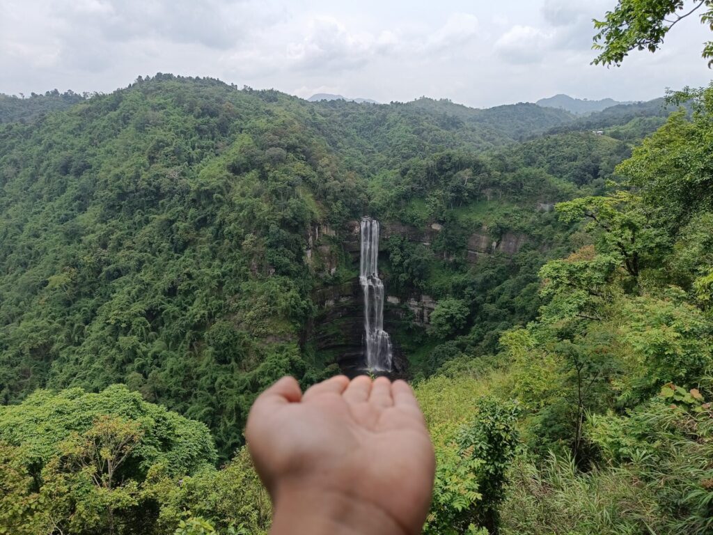 Vantawang waterfall thenzawl